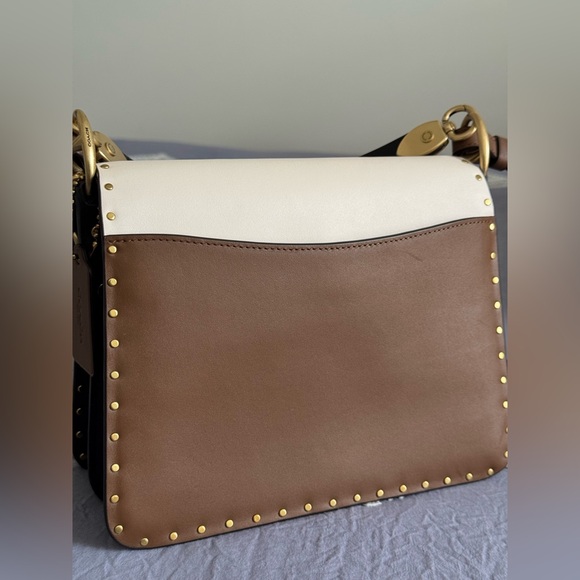 Coach beat shoulder bag in colorblock with rivets - Picture 6 of 10